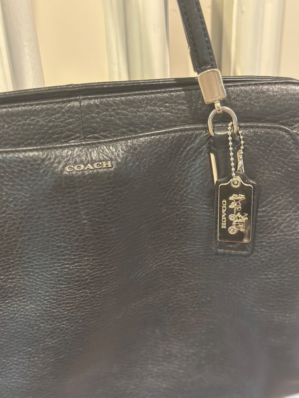 Coach bag black with nay inside - Picture 6 of 6